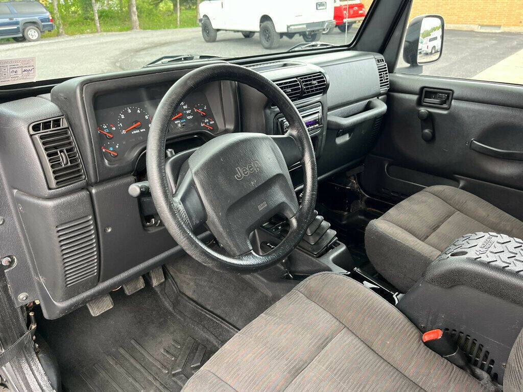 2004 Jeep Wrangler 28