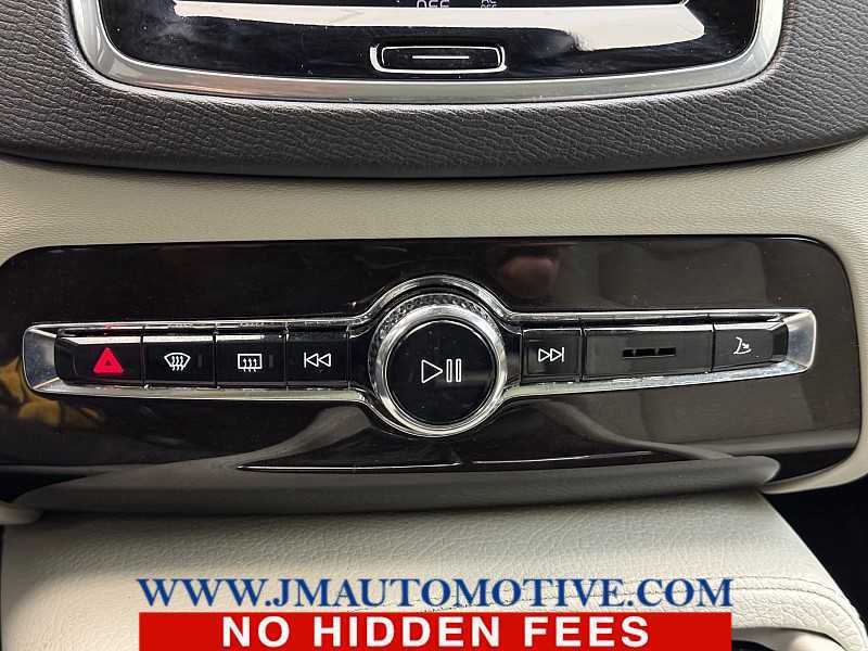 2019 Volvo XC90 T6 Momentum