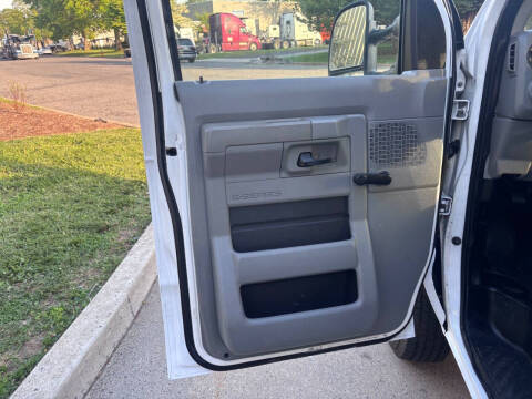 2012 Ford E-Series E-350 SD