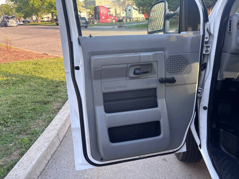 2012 Ford E-Series E-350 SD