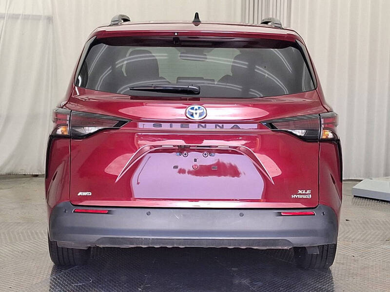 2024 Toyota Sienna XLE 7-Passenger
