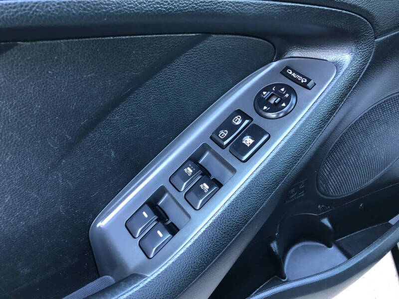 2017 Kia Forte5 LX