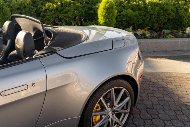 2015 Aston Martin V8 Vantage 17