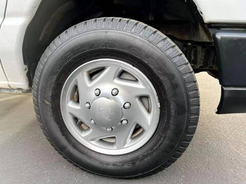 2010 Ford E-Series E-250