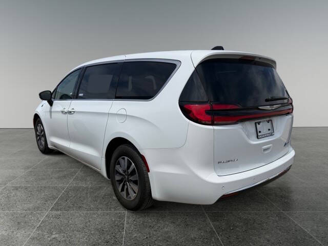 2024 Chrysler Pacifica Plug-In Hybrid