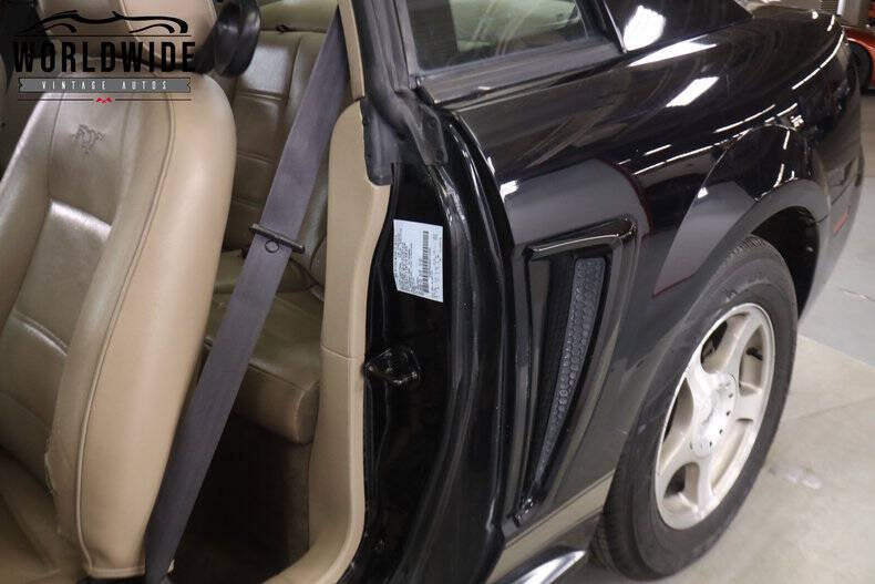 2004 Ford Mustang