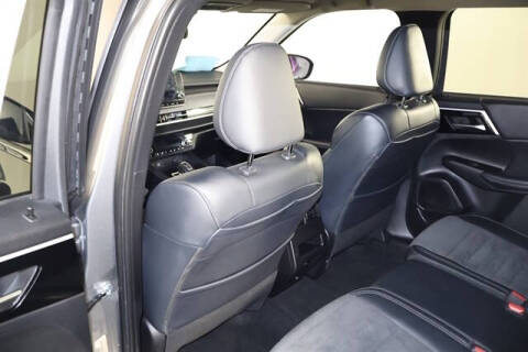 2023 Mitsubishi Outlander SE