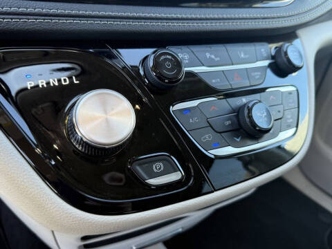 2023 Chrysler Pacifica Plug-In Hybrid Touring L