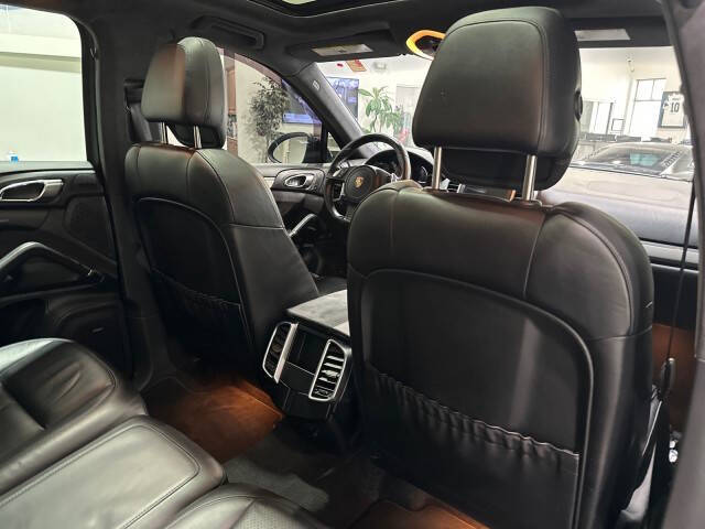 2014 Porsche Cayenne GTS