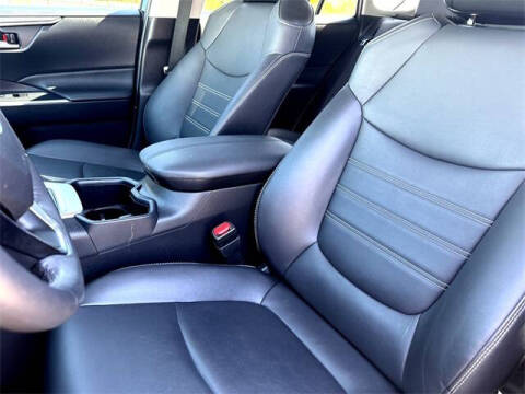 2022 Toyota RAV4 Hybrid XLE Premium