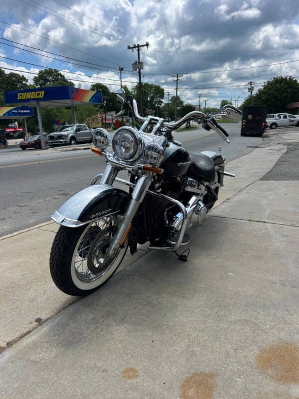 2019 Harley-Davidson Deluxe FLDE
