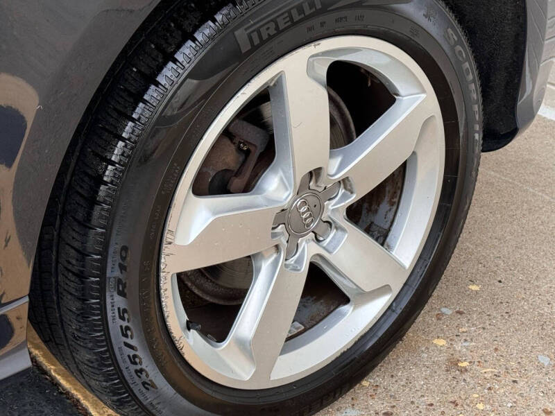 2012 Audi Q5 3.2 quattro Premium Plus