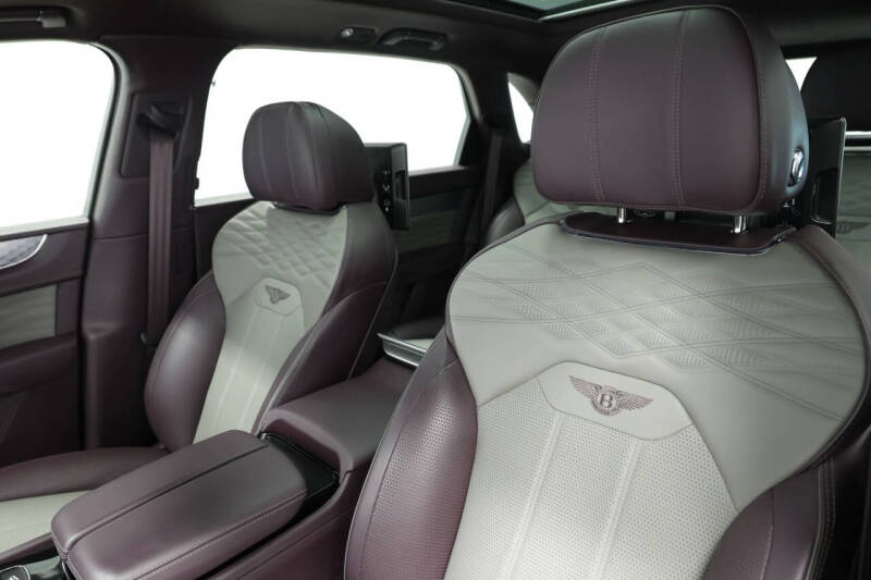 2023 Bentley Bentayga EWB