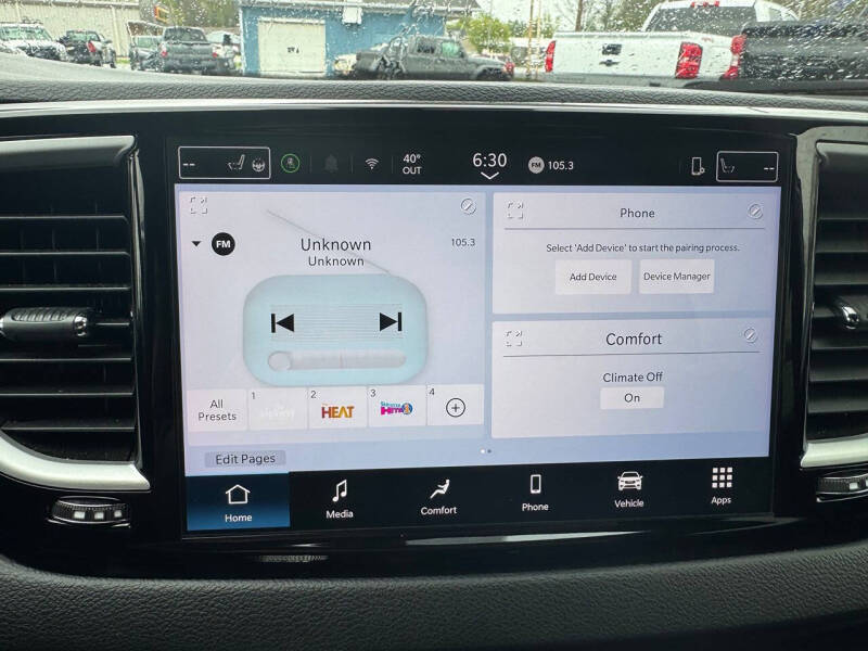 2025 Chrysler Pacifica Select