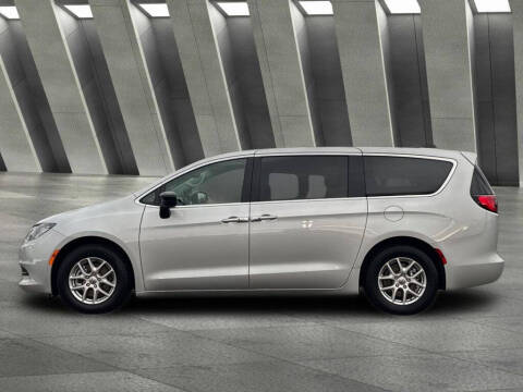 2024 Chrysler Voyager LX
