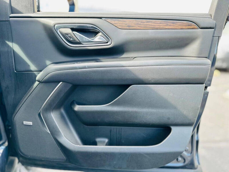 2023 Chevrolet Suburban Premier