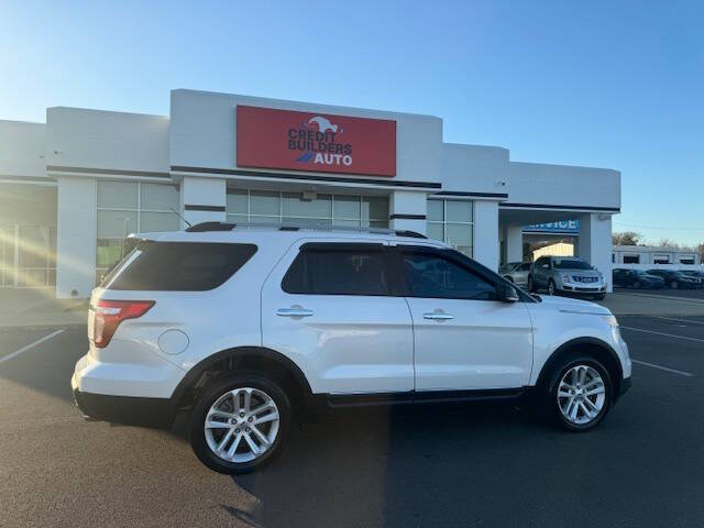 2015 Ford Explorer XLT's photo