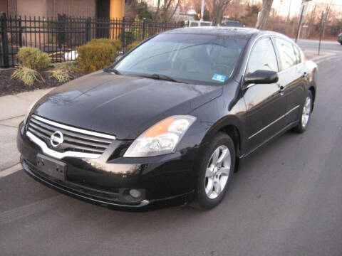 2009 Nissan Altima for sale at Top Choice Auto Inc in Massapequa Park NY