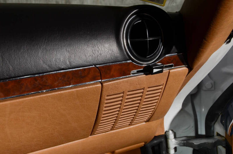 1987 Mercedes-Benz 560-Class 560 SL