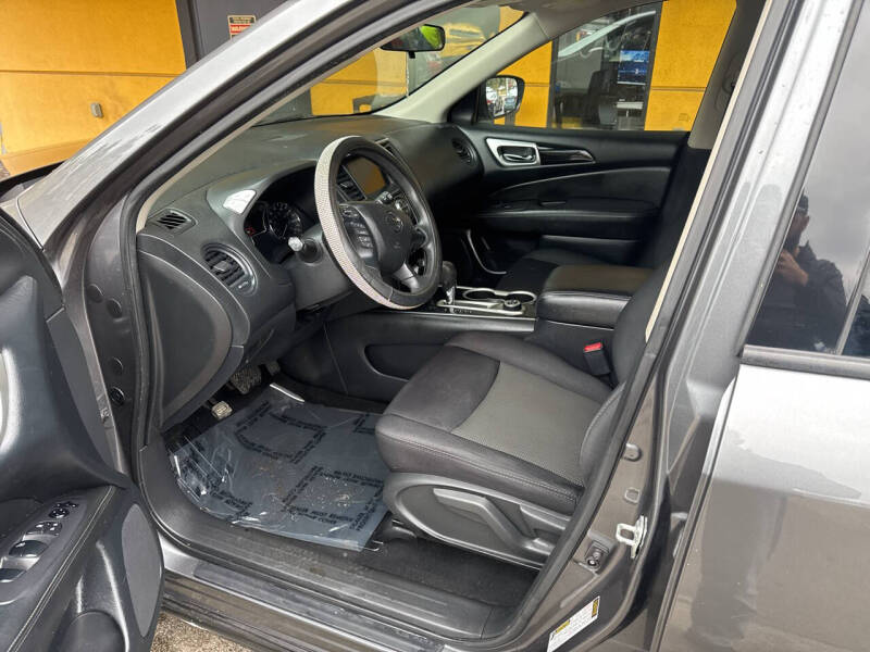 2019 Nissan Pathfinder S