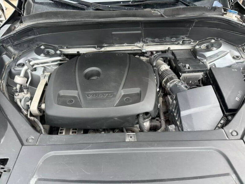 2019 Volvo XC90 T6 R-Design