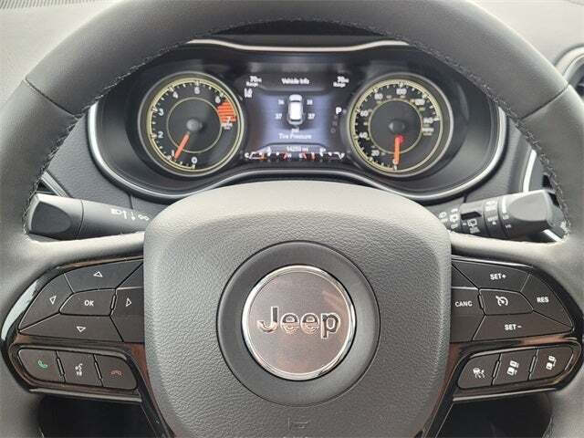 2023 Jeep Cherokee Altitude Lux