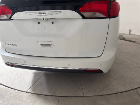 2020 Chrysler Pacifica Touring L