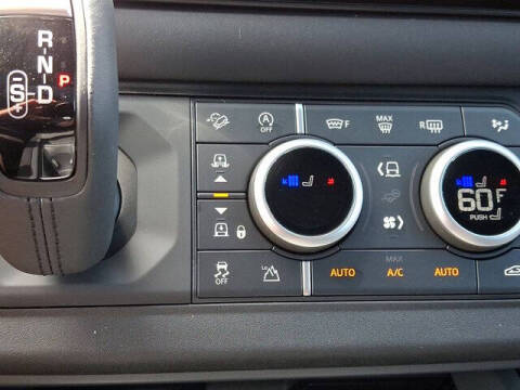 2025 Land Rover Defender 110 P500 X-Dynamic SE