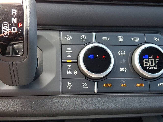 2025 Land Rover Defender 110 P500 X-Dynamic SE