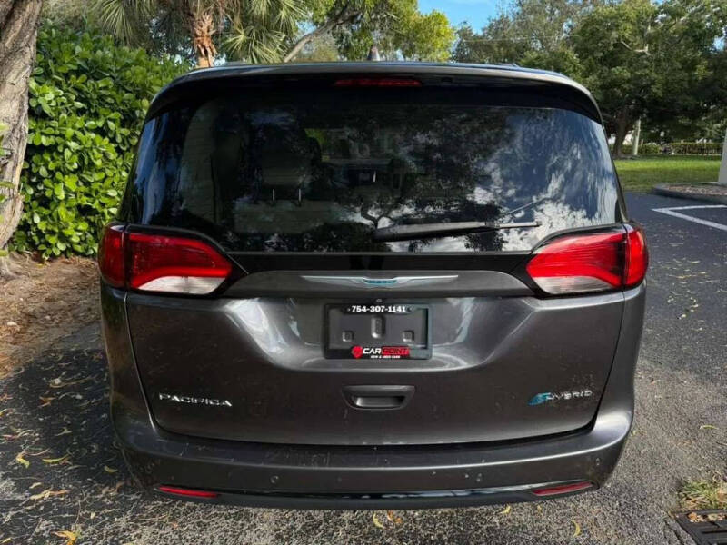 2018 Chrysler Pacifica Hybrid Limited