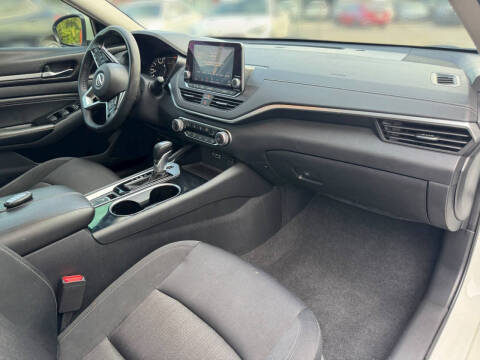 2021 Nissan Altima 2.5 SV