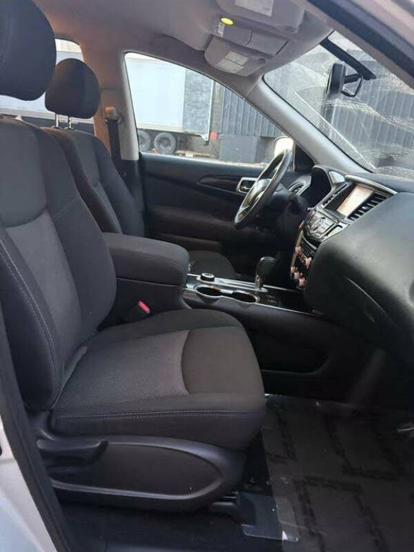 2017 Nissan Pathfinder S