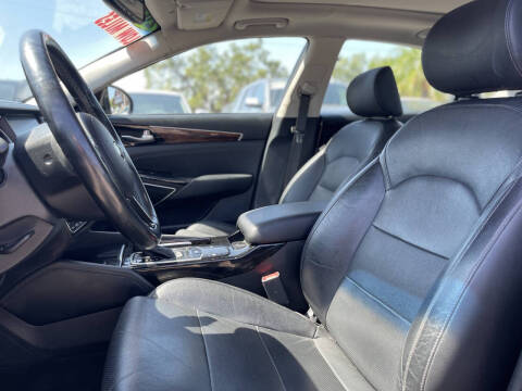 2017 Kia Cadenza Premium