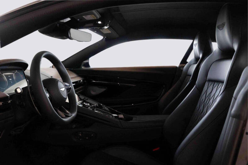 2025 Aston Martin DB12 V8
