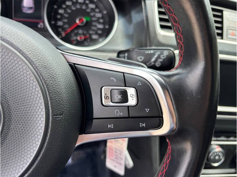 2017 Volkswagen Golf GTI S