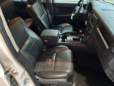 2008 Jeep Commander Sport