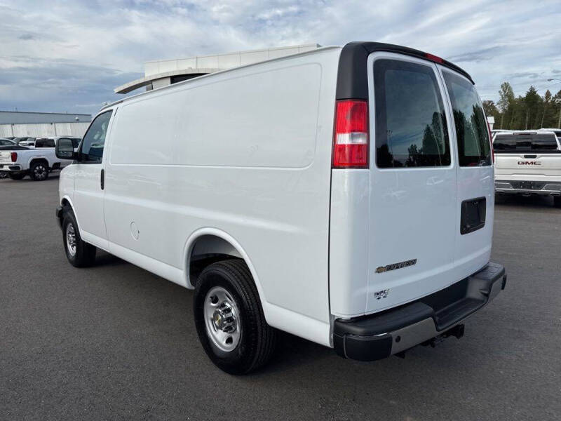 2025 Chevrolet Express 2500