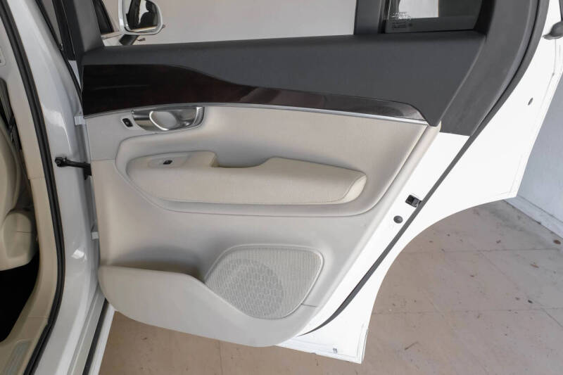 2019 Volvo XC90 T5 Momentum