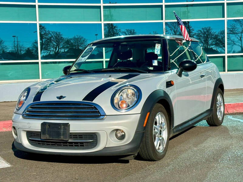 Used 2013 MINI Cooper Base with VIN WMWSU3C50DT686144 for sale in Salem, OR