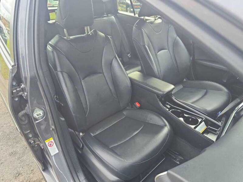 2018 Toyota Prius Four Touring