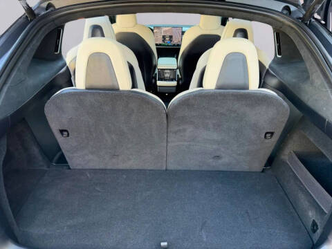 2023 Tesla Model X Standard Range