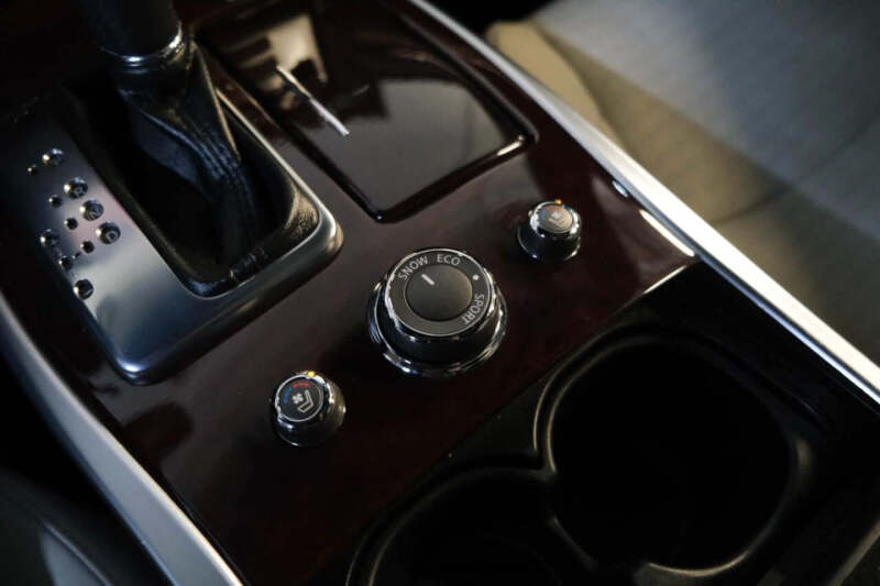 2015 Infiniti Q70 3.7