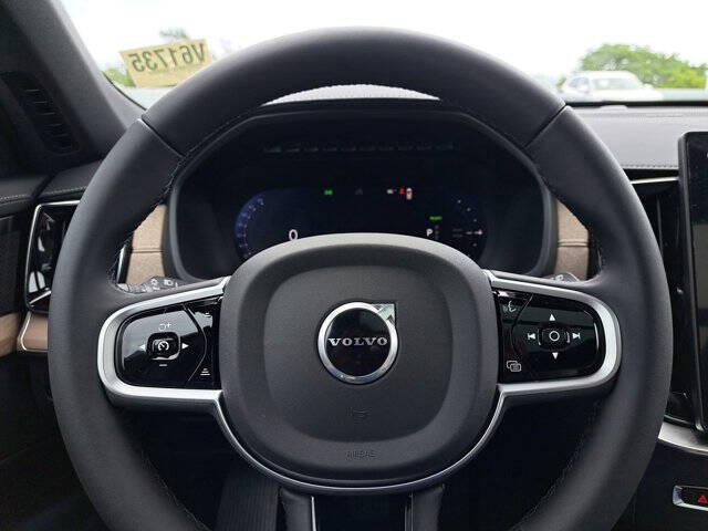 2026 Volvo XC90 T8 Plus 7P