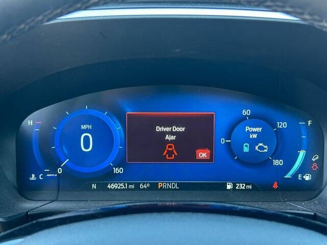 2022 Ford Escape Hybrid Titanium