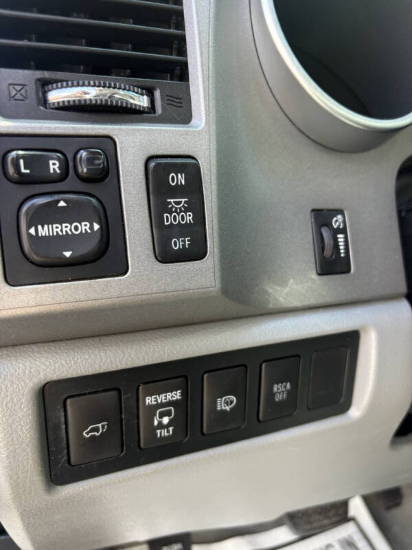 2011 Toyota Sequoia Platinum