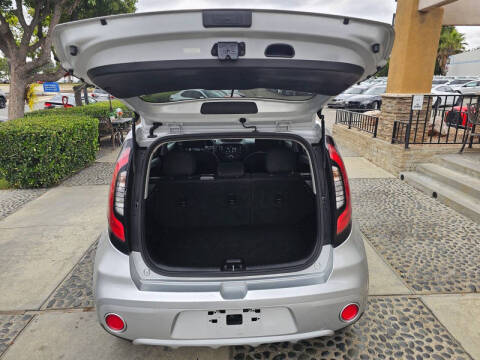 2019 Kia Soul +