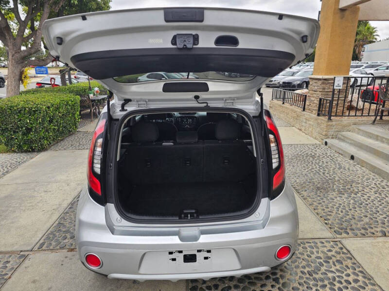 2019 Kia Soul +