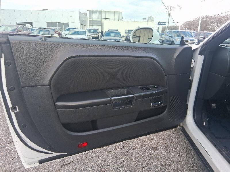 2014 Dodge Challenger SXT