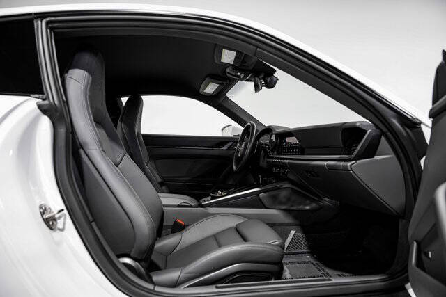 2023 Porsche 911 Carrera