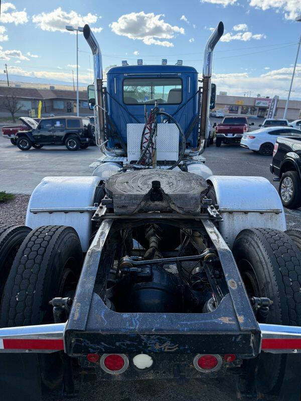 2011 Mack Pinnacle